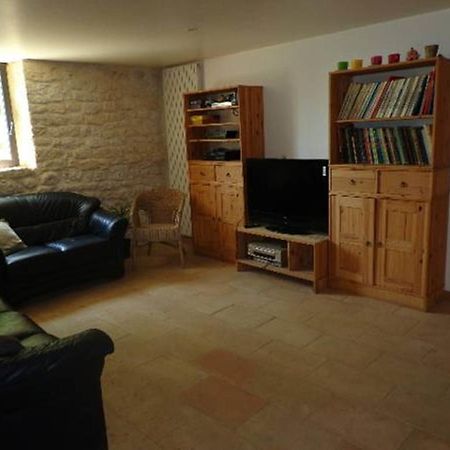 Les Gites De Franck Fayssac Ruang foto