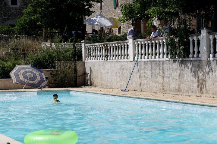 Les Gites De Franck Fayssac Ruang foto