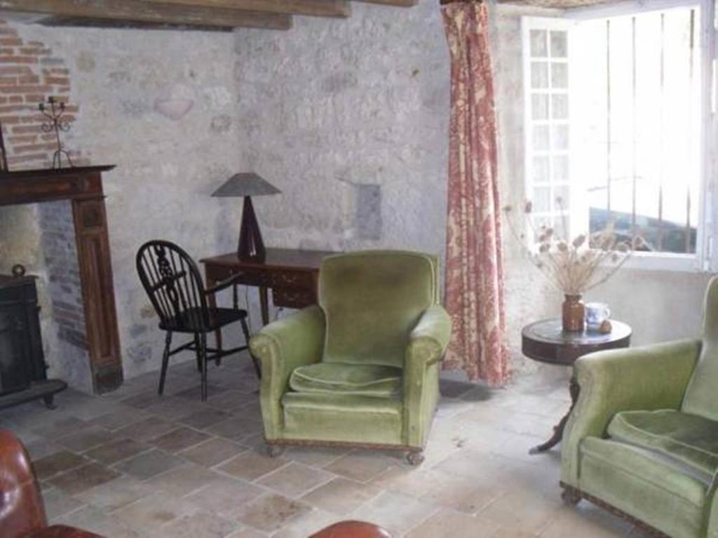 Les Gites De Franck Fayssac Ruang foto